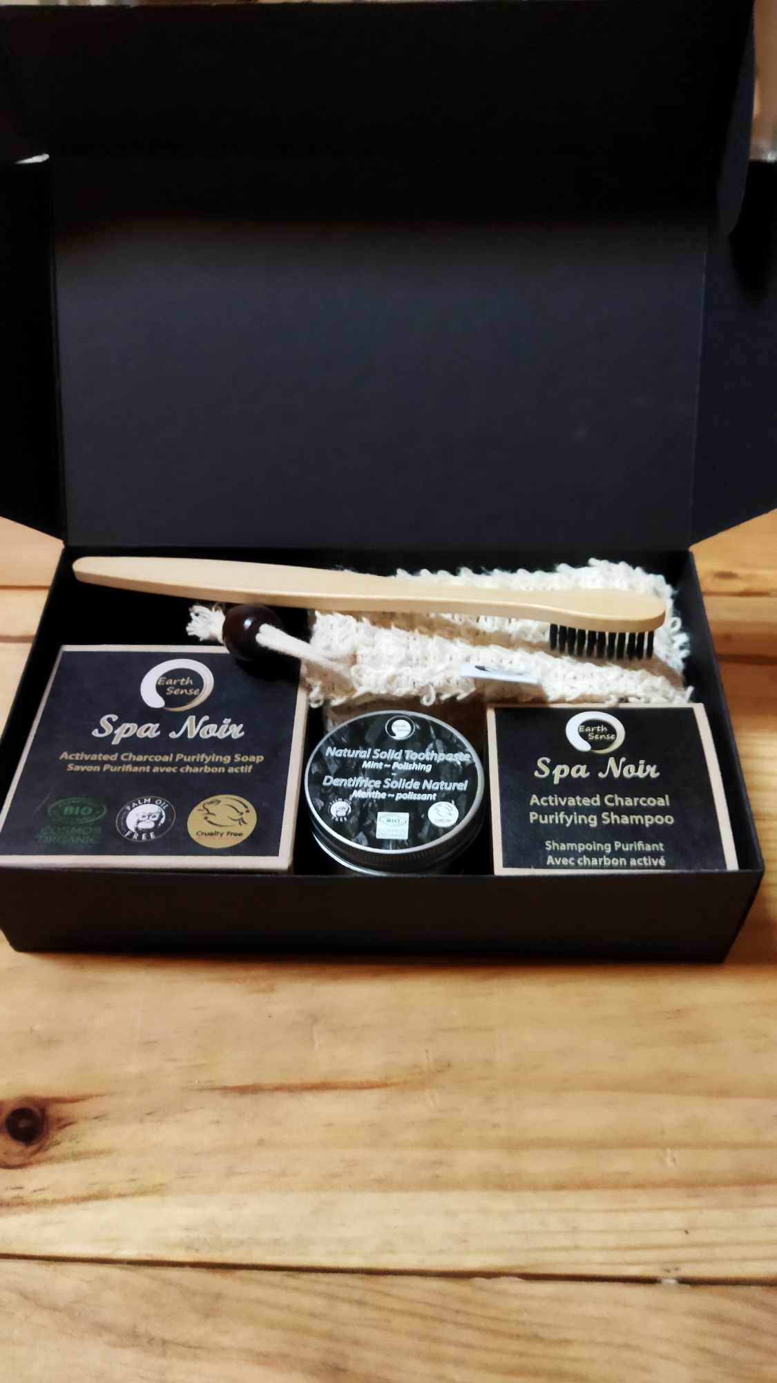 Savon Spa Noir Bio Certifié – Savon Solide au charbon actif – 90 g
75 disponibles
