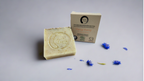 🌿✨ Savon Solide Certifié Bio – Ylang Ylang & Fleurs de Bleuet ✨🌸

Offrez à votre peau un instant de douceur florale 💙
🌸 Ylang Ylang – aux notes sensuelles et apaisantes, pour un moment de bien-être unique
💙 Fleurs de bleuet – connues pour leurs vert